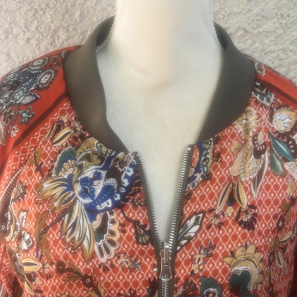 Blue b. Reversible Paisley Satin Bomber Jacket Women's Size M - Picture 3 of 12